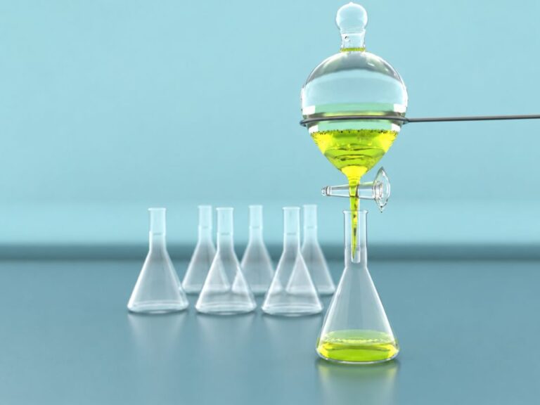 Coacervação com CO₂ atmosférico para formação de solvente supramolecular utilizado em microextração analítica.